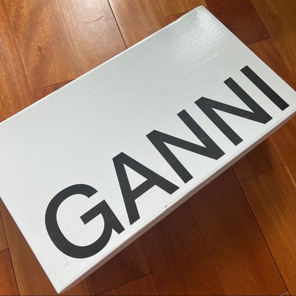 GANNI black knee high faux fur lined chunky boots with tabs - Picture 3 of 16